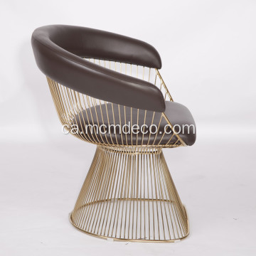 Replica de la cadira de menjador d’acer inoxidable de Warren Platner